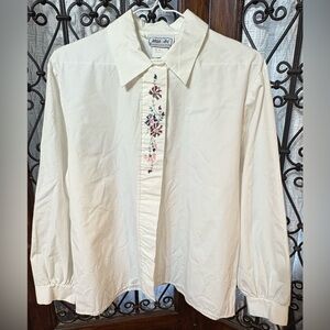 VTG Embroidered Women's Blouse